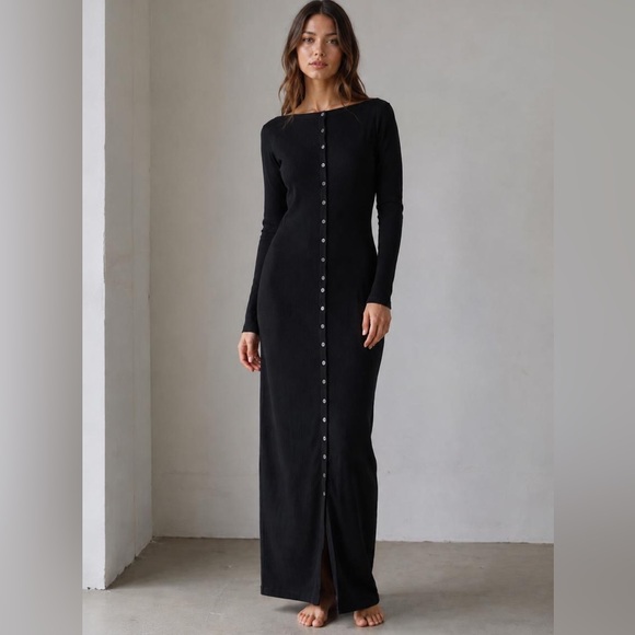 Reformation Dresses & Skirts - Reformation black maxi knit button down dress, size S